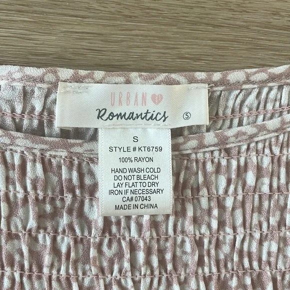 Pink + White Pattern Top - Picture 4 of 4